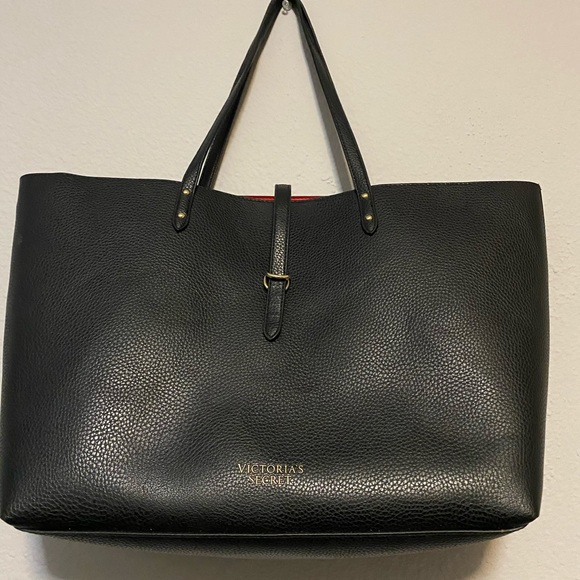 Victoria's Secret Handbags - Victoria’s Secret Tote!!❤️🤩